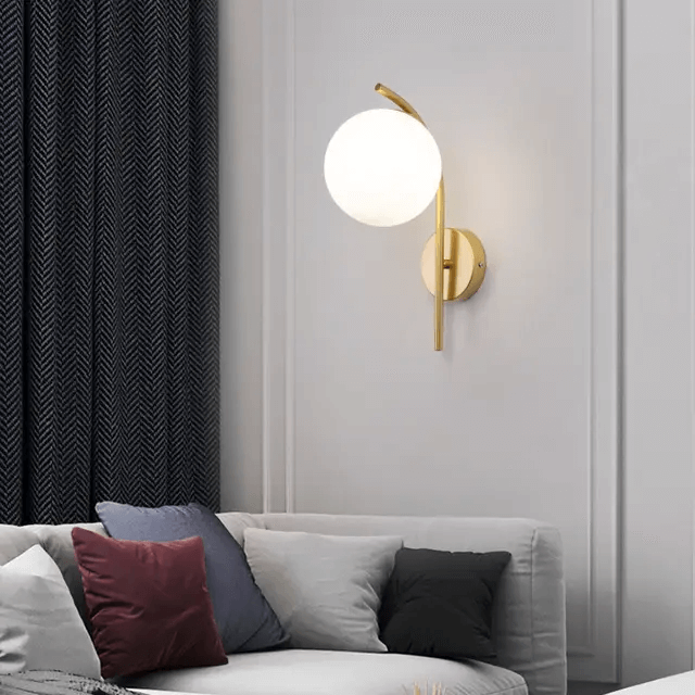 Applique murale au design retro métallique avec abat-jour en verre │ KARSPEL