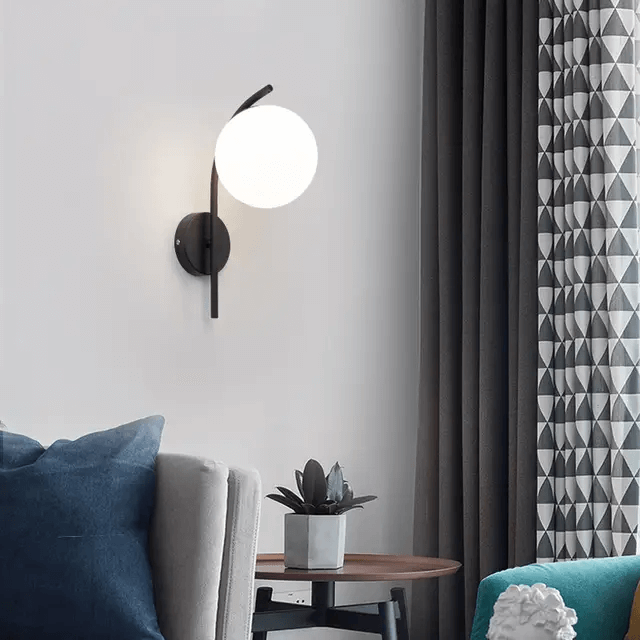 Applique murale au design retro métallique avec abat-jour en verre │ KARSPEL