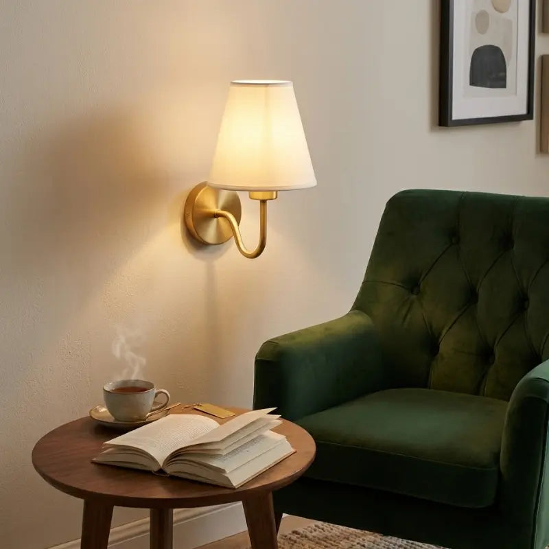 Applique murale de chevet- Lampe murale avec abat-jour en lin et corp en laiton │ ALDO