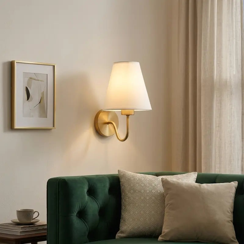 Applique murale de chevet- Lampe murale avec abat-jour en lin et corp en laiton │ ALDO
