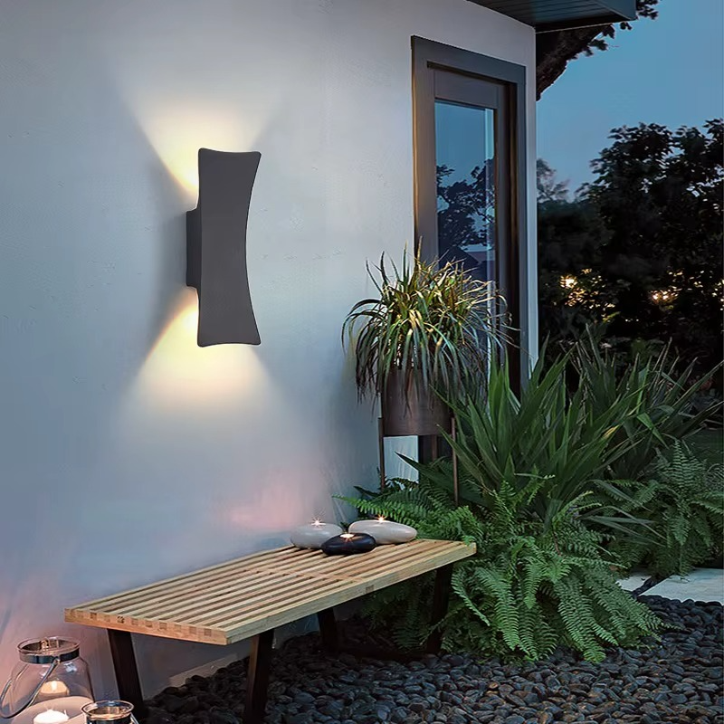 Applique murale extérieur étanche en aluminium │ LEANA