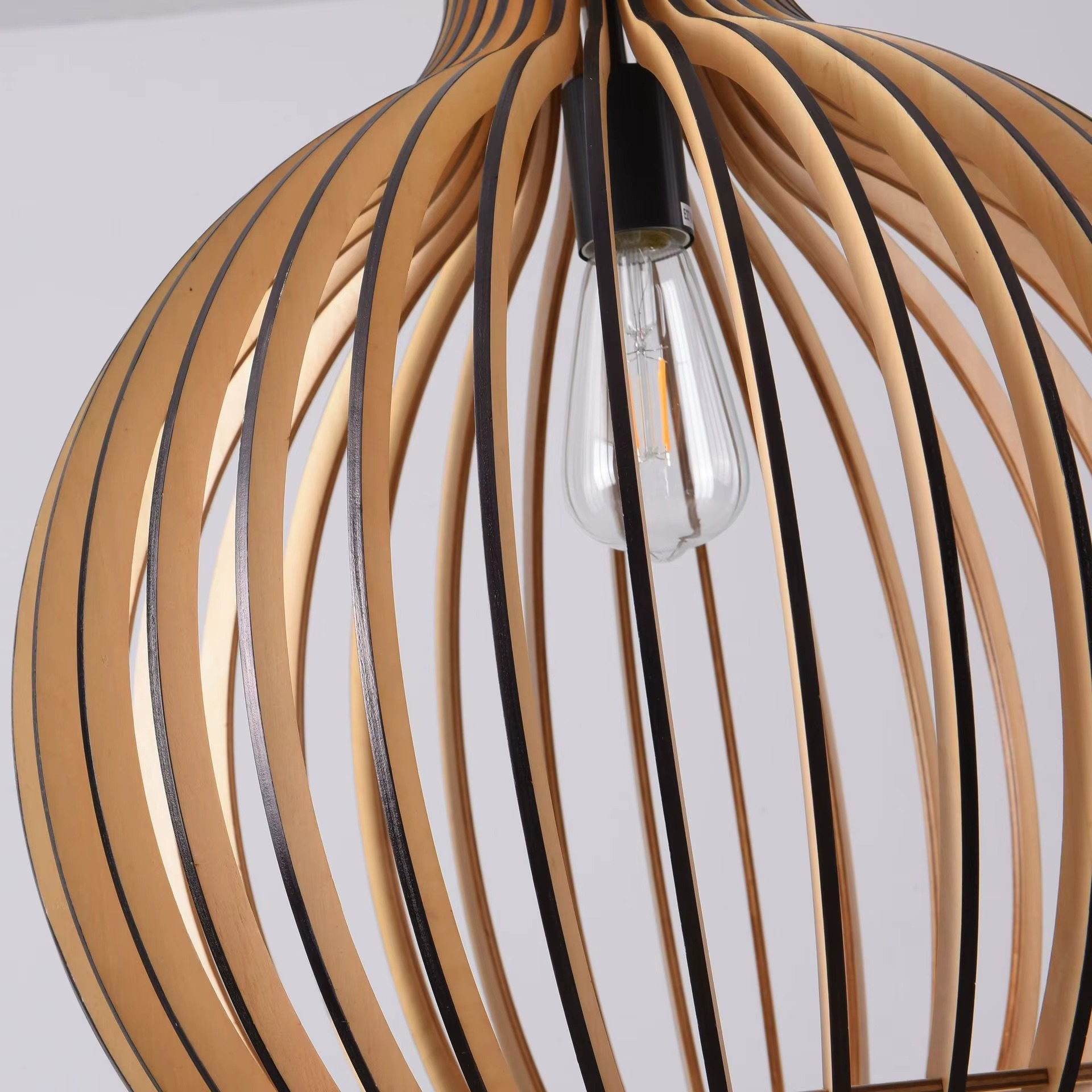 Suspension en bois PEAR