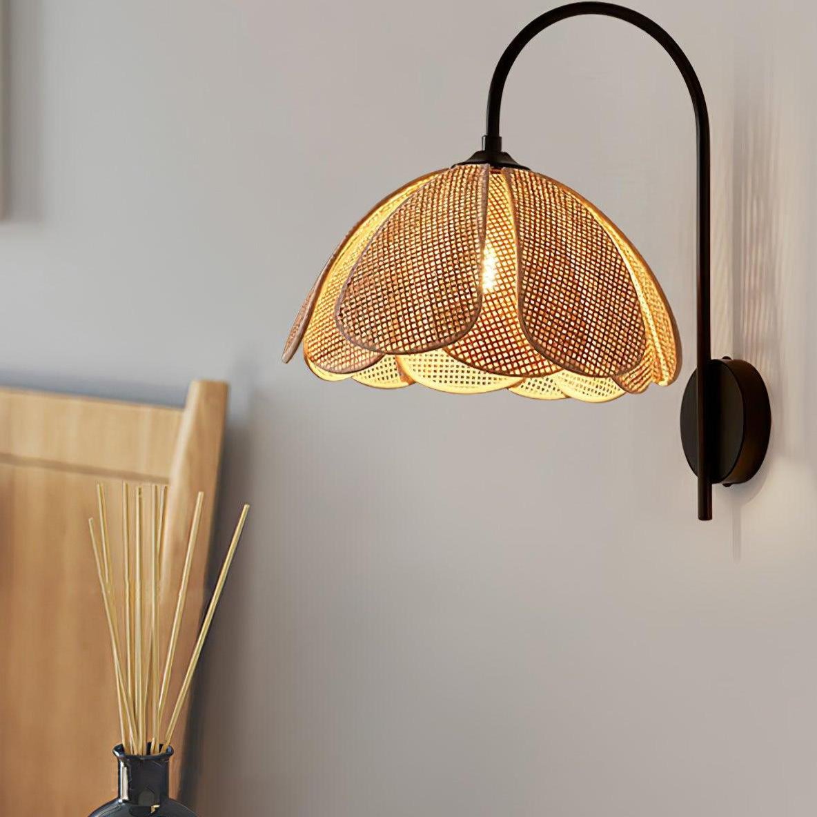 Applique murale suspendue en rotin sphérique │ ORCHIDE