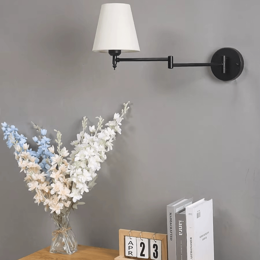 Applique murale de chevet avec bras articulé - Lampe murale de chevet orientable avec abat - jour en lin et corp en laiton │ GENA - product_type_Atelier Luisiano