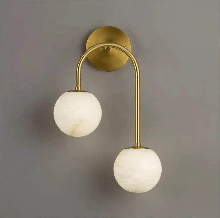 Applique murale double doré en laiton avec abat - jour globe en verre opaline KENNY - product_type_Atelier Luisiano