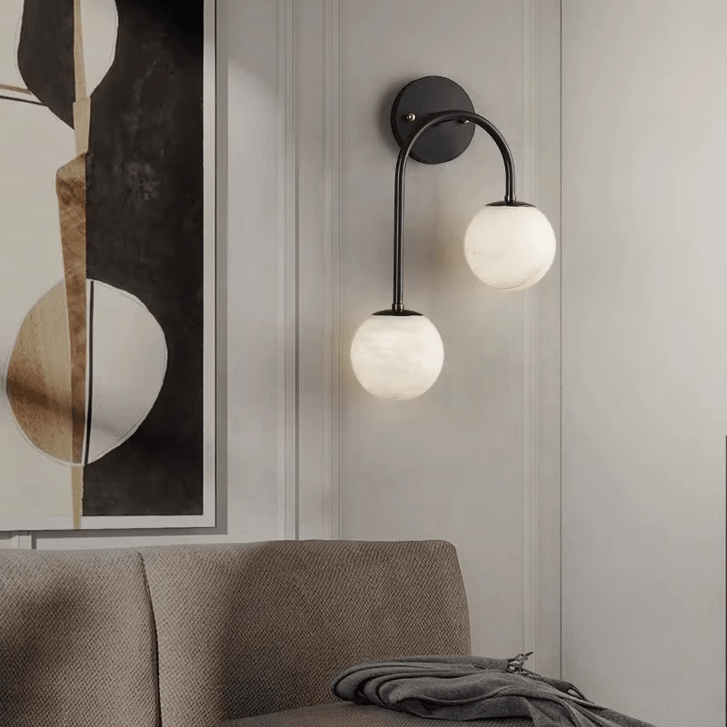 Applique murale double doré en laiton avec abat - jour globe en verre opaline KENNY - product_type_Atelier Luisiano