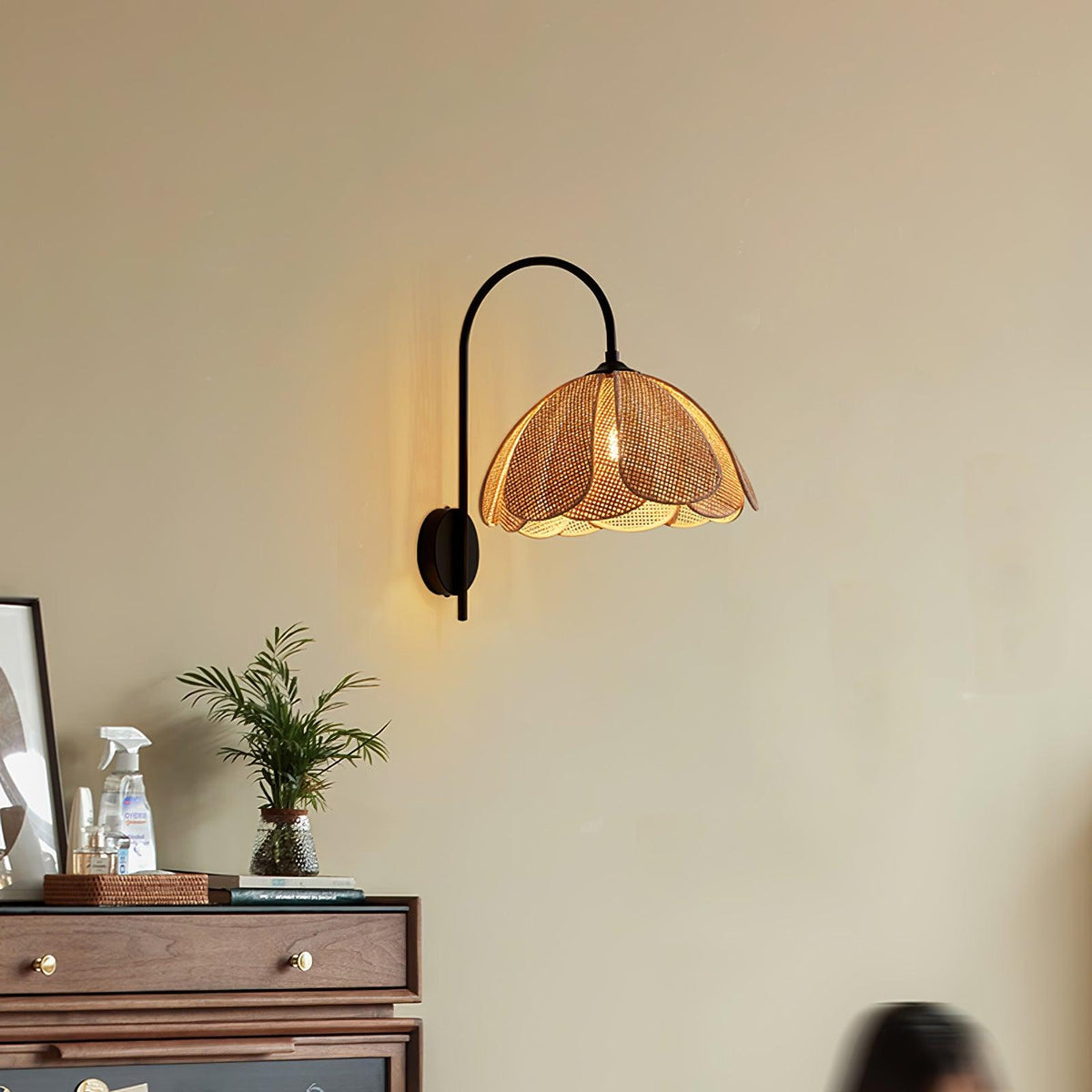 Applique murale suspendue en rotin sphérique │ ORCHIDE